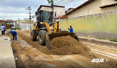 Obras de pavimentação avançam e Prefeitura de Jequié inicia terraplanagem para pavimentação asfáltica do Loteamento Felicidade